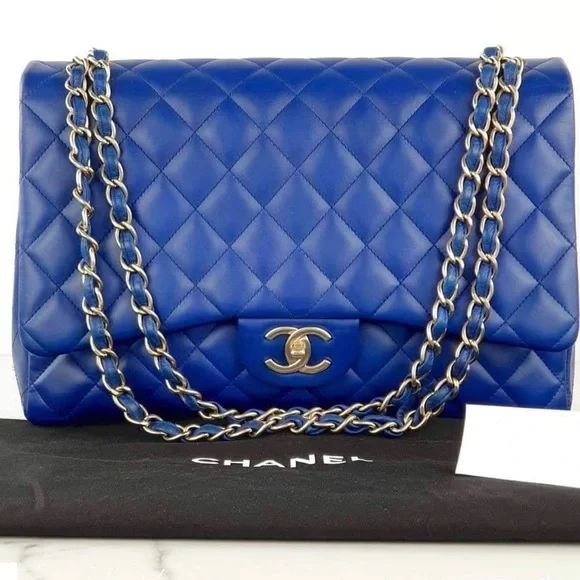 CHANEL Jumbo Classic Double Flap Bag in Cobalt Blue Lambskin - Picture 3 of 13